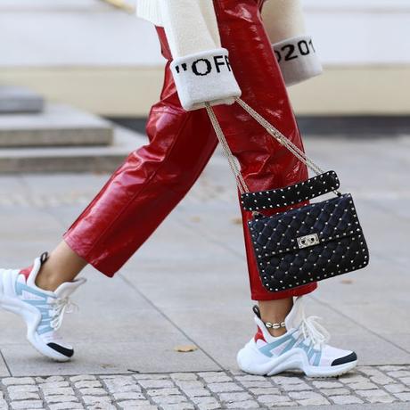chunky sneakers tendenza autunno 2019 outfit abito lungo e sneakers bianche come abbinare le sneakers abito e sneakers gonna e sneakers tendenza sneakers autunno 2019 stile fashion moda mariafelicia magno fashion blogger colorblock by felym fashion blogger italiane blog di moda how to wear sneakers and long dress winter trend