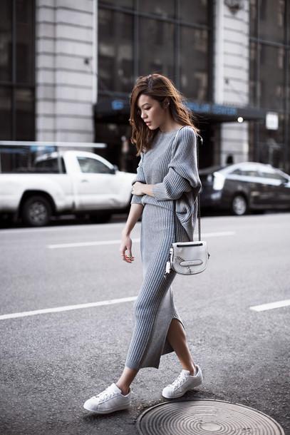 sneakers bianche e abito outfit abito lungo e sneakers bianche come abbinare le sneakers abito e sneakers gonna e sneakers tendenza sneakers autunno 2019 stile fashion moda mariafelicia magno fashion blogger colorblock by felym fashion blogger italiane blog di moda how to wear sneakers and long dress winter trend