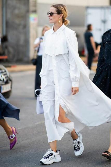 abbinamento abito lungo e scarpe da tennis outfit abito lungo e sneakers bianche come abbinare le sneakers abito e sneakers gonna e sneakers tendenza sneakers autunno 2019 stile fashion moda mariafelicia magno fashion blogger colorblock by felym fashion blogger italiane blog di moda how to wear sneakers and long dress winter trend