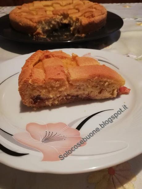 crostata con ripieno ricotta marmellata Crostata ricotta mandorle e marmellata