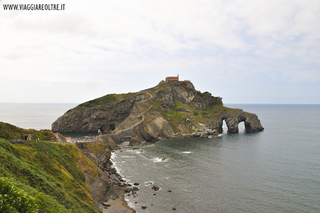 Gaztelugatxe e la scalinata vista oceano Gaztelugatxe e la scalinata vista oceano