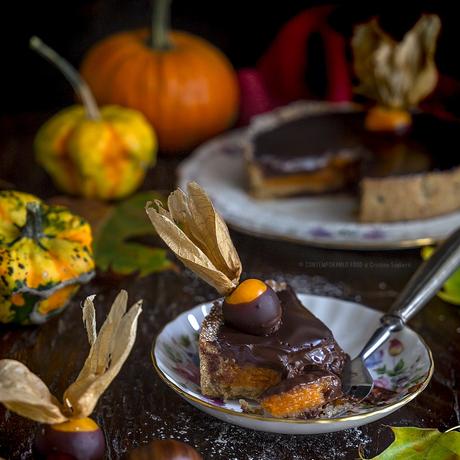 Crostata con ganache cioccolato e Rum, purea di zucca caramellata, castagne cristallizzate al Rum e farina di castagne crostata-con-ganache-cioccolato-rum-purea-di-zucca-caramellata-castagne-cristallizzate-al-rum-con-farina-di-castagne-dolce-dessert-natale-contemporaneo-food