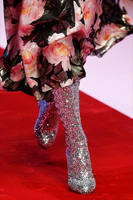 THE DARK ROMANCE TREND FOR FALL 2019 THE DARK ROMANCE TREND FOR FALL 2019