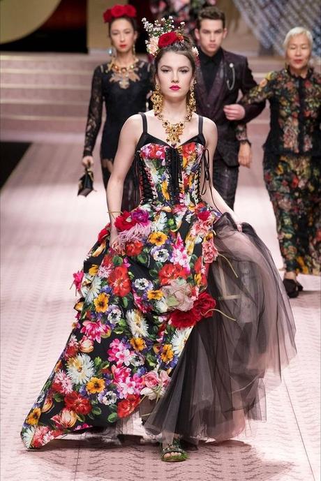 THE DARK ROMANCE TREND FOR FALL 2019 THE DARK ROMANCE TREND FOR FALL 2019