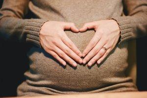 I Pfas alterano anche la fertilità femminile gravidanza