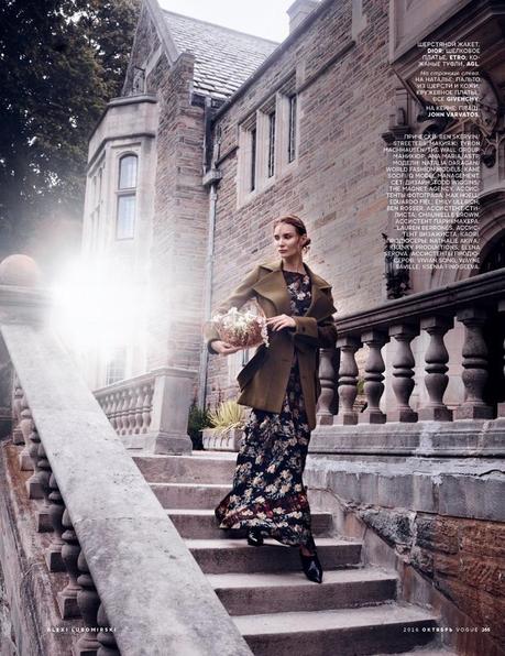Fall Florals: The Dark Romance Trend For Fall 2019 Fall Florals: The Dark Romance Trend For Fall 2019