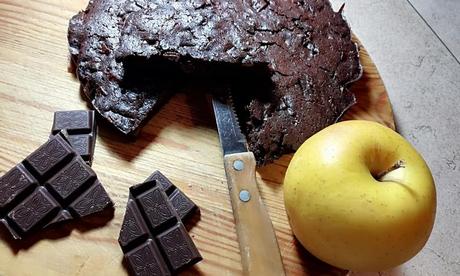 TORTA VELOCE CIOCCOLATO E MELE TORTA VELOCE CIOCCOLATO E MELE