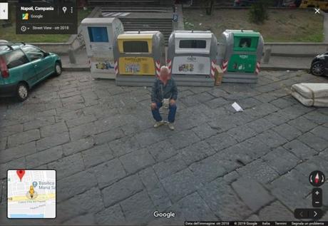 I parcheggiatori abusivi come “monumenti”: vengono immortalati da Google Maps I parcheggiatori abusivi come “monumenti”: vengono immortalati da Google Maps