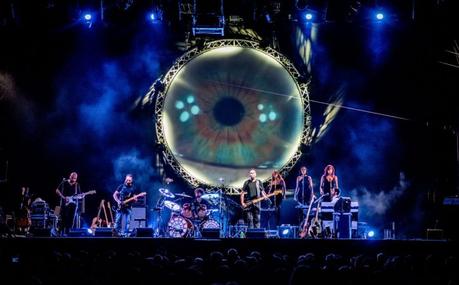 “SHINE! Pink Floyd Moon”, quando la danza e il rock si fondono al Teatro Sociale di Como “SHINE! Pink Floyd Moon”, quando la danza e il rock si fondono al Teatro Sociale di Como