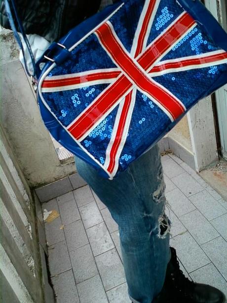 I'm still thinking about the title of this post,but i think it's about leather jackets,hats and the union jack.