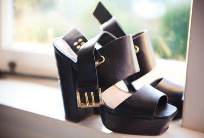 {Platform shoes}