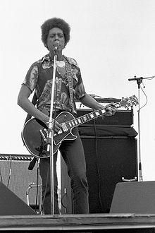 http://upload.wikimedia.org/wikipedia/commons/thumb/a/a4/Blondie_chaplin_79.jpg/220px-Blondie_chaplin_79.jpg