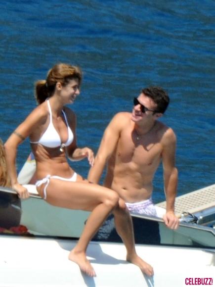 Elisabetta Canalis sullo yacht ad Amalfi con l'ex compagno Angelo Vita sembra rinata