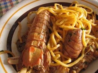 Spaghetti alla chitarra con canocchie e pesce alla griglia