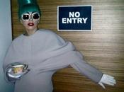 Lady Gaga Singapore canta live “The Edge Glory”