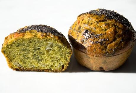 Muffin di Farina di Ceci con Ortica ed Emmenthal