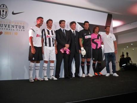 nuova-maglia-juventus-2012-4.jpeg