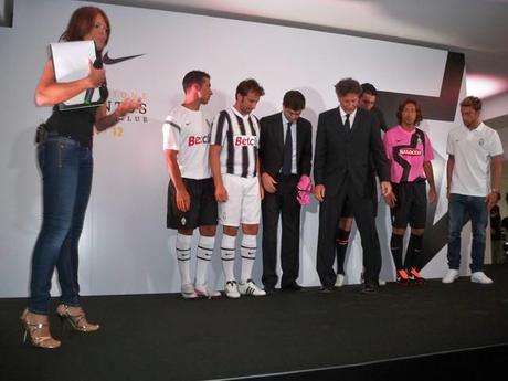 nuova-maglia-juventus-2012-3.jpeg