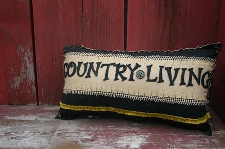 COUNTRY PRIMITIVE STYLE DINING ROOM