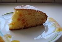 CIAMBELLA DI RICOTTA E GOCCE DI CREMA