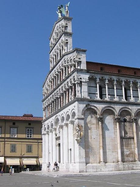 Lucca e..una vacanza diversa....