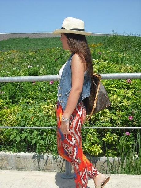 A psychedelic pants...