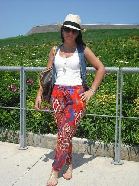 A psychedelic pants...