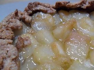 CROSTATA DI PESCHE SATURNINE CON CREMA PASTICCERA ALLA LAVANDA....