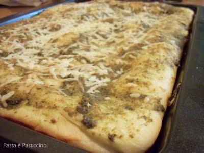 PIZZA DI KAMUT AL PESTO DI RUCOLA&PECORINO; e IL MIO RITORNO SUGLI SCHERMI PIZZA DI KAMUT AL PESTO DI RUCOLA&PECORINO; e IL MIO RITORNO SUGLI SCHERMI