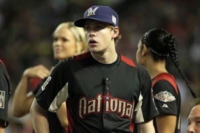 Glee: Chord Overstreet gioca a softball ma il suo pacco non è lì