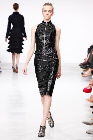 [Fashion Show] Alaïa Ritorna a Sfilare e Anna Wintour lo Snobba...