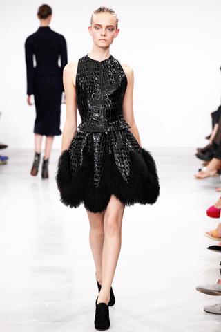 [Fashion Show] Alaïa Ritorna a Sfilare e Anna Wintour lo Snobba...