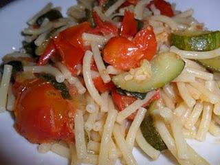 ITALIANINI CON POMODORINI PIENNOLO E ZUCCHINE.......OVVERO.....LA PASTA DI DOLCE META'.....