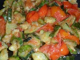 ITALIANINI CON POMODORINI PIENNOLO E ZUCCHINE.......OVVERO.....LA PASTA DI DOLCE META'.....