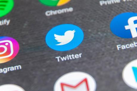 Twitter permette di programmare i tweet all’interno della piattaforma Twitter permette di programmare i tweet all’interno della piattaforma