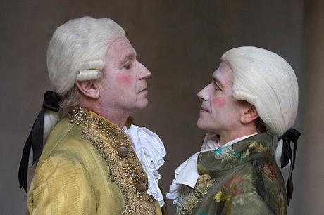 Grandi applausi per AMADEUS al TEATRO QUIRINO. Il dramma psicologico di Mozart e Salieri coinvolge completamente il pubblico Grandi applausi per AMADEUS al TEATRO QUIRINO. Il dramma psicologico di Mozart e Salieri coinvolge completamente il pubblico