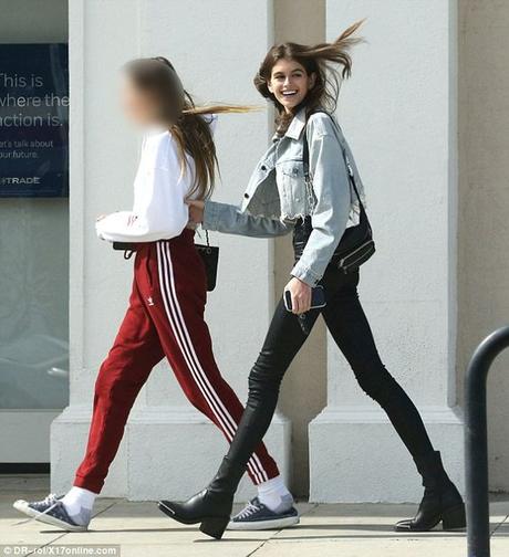 FASHION TREND ALERT FALL 2019: THE NEW SPORTY STYLE FASHION TREND ALERT FALL 2019: THE NEW SPORTY STYLE