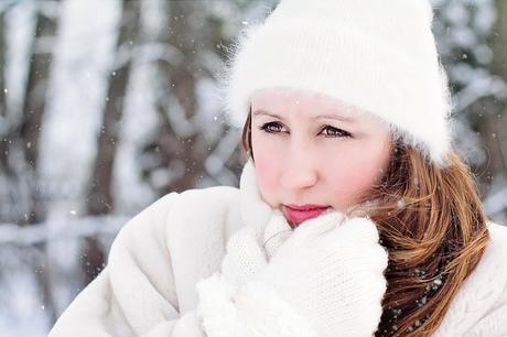 cappello e guanti bianchi cappello e guanti in lana guanti bianchi come affrontare l'inverno capi must have inverno cosa indossare in inverno outfit invernali cool anti freddo outfit invernali fashion anti freddo outfit fashion invernali come vestirsi in inverno cosa indossare in inverno mariafelicia magno fashion blogger colorblock by felym fashion blogger italiane blog di moda fashion bloggers italy