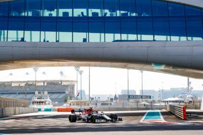 F1 | Test Abu Dhabi: Mercedes davanti, Ferrari chiude con il botto F1 | Test Abu Dhabi: Mercedes davanti, Ferrari chiude con il botto