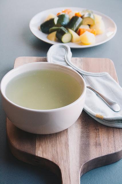 Brodo vegetale per lo svezzamento del bambino Brodo vegetale per lo svezzamento del bambino