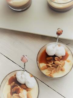 Mousse al cioccolato bianco e caramello Mousse al cioccolato bianco e caramello