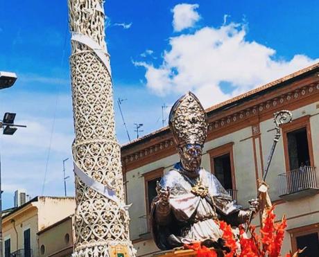 Il Giglio di Nola dell’Ortolano conquista Milano: esposto nel cuore della città Il Giglio di Nola dell’Ortolano conquista Milano: esposto nel cuore della città