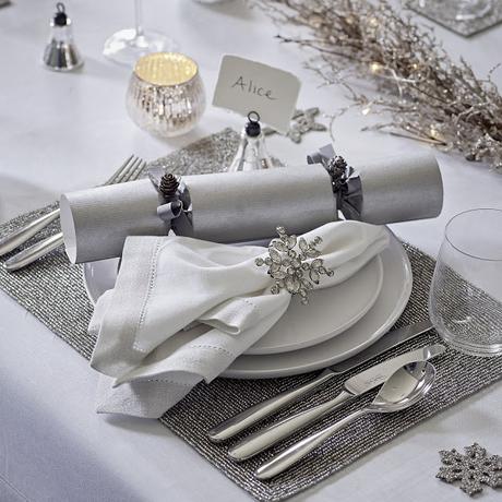 how to lay christmas table come apparecchiare la tavola a Natale decorazioni natale idee fai da te natale addobbi natale how to lay christmas table mariafelicia magno fashion blogger colorblock by felym fashion blogger italiane blog di moda lifestyle blog blog di cucina scappi idee decorazioni
