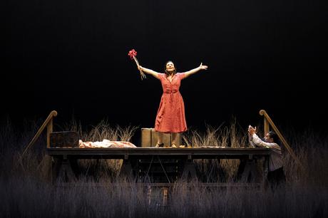 EMMA DANTE E SERENA SINIGAGLIA NELLA CHIAVE VERISTA CHE UNISCE PAGLIACCI E CAVALLERIA RUSTICANA pagliacci_nedda-colombina-carmela-remigio_canio-il-pagliaccio-stefano-la-colla_d4_9378_%e2%88%8fandrearanzi-studiocasaluci