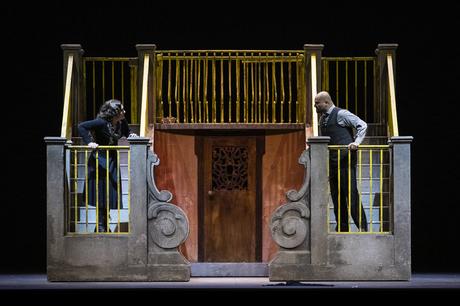 EMMA DANTE E SERENA SINIGAGLIA NELLA CHIAVE VERISTA CHE UNISCE PAGLIACCI E CAVALLERIA RUSTICANA cavalleria_rusticana_santuzza-veronica-simeoni_turiddu-roberto-aronica_d4_7235_%e2%88%8fandrearanzi-studiocasaluci