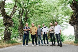 40 LONG YEARS: on the road of MANDOLIN' BROTHERS 40 LONG YEARS: on the road of MANDOLIN' BROTHERS