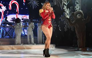 Vi spiego perché non puo' esistere Natale senza Mariah Carey. Provateci voi a scalzarla dalle classifiche! Vi spiego perché non puo' esistere Natale senza Mariah Carey. Provateci voi a scalzarla dalle classifiche!