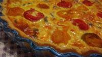 Torta salata di pasta brisé con peperoni, funghetti e taleggio Torta salata di pasta brisé con peperoni, funghetti e taleggio