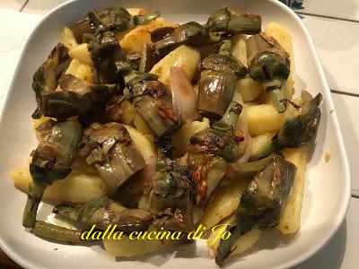 Carciofi e patate arrosto Carciofi e patate arrosto
