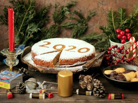 vasilopita con frutta secca e liquore di kumquat vasilopita con frutta secca e liquore di kumquat